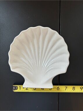 Antique Ceramic White Shell Shaped Decorative Dish